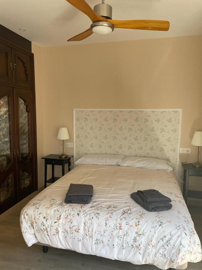 Apartamentos Gyc Vistas A Santo Domingo León Dış mekan fotoğraf