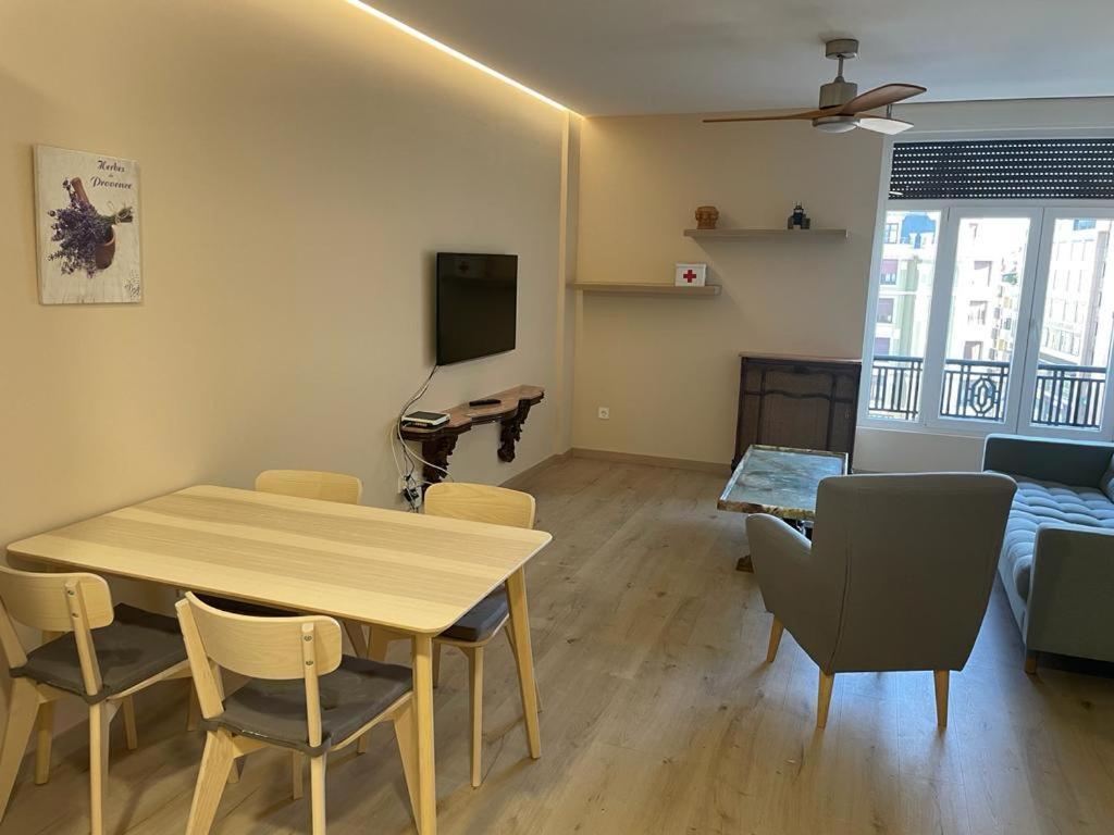 Apartamentos Gyc Vistas A Santo Domingo León Dış mekan fotoğraf