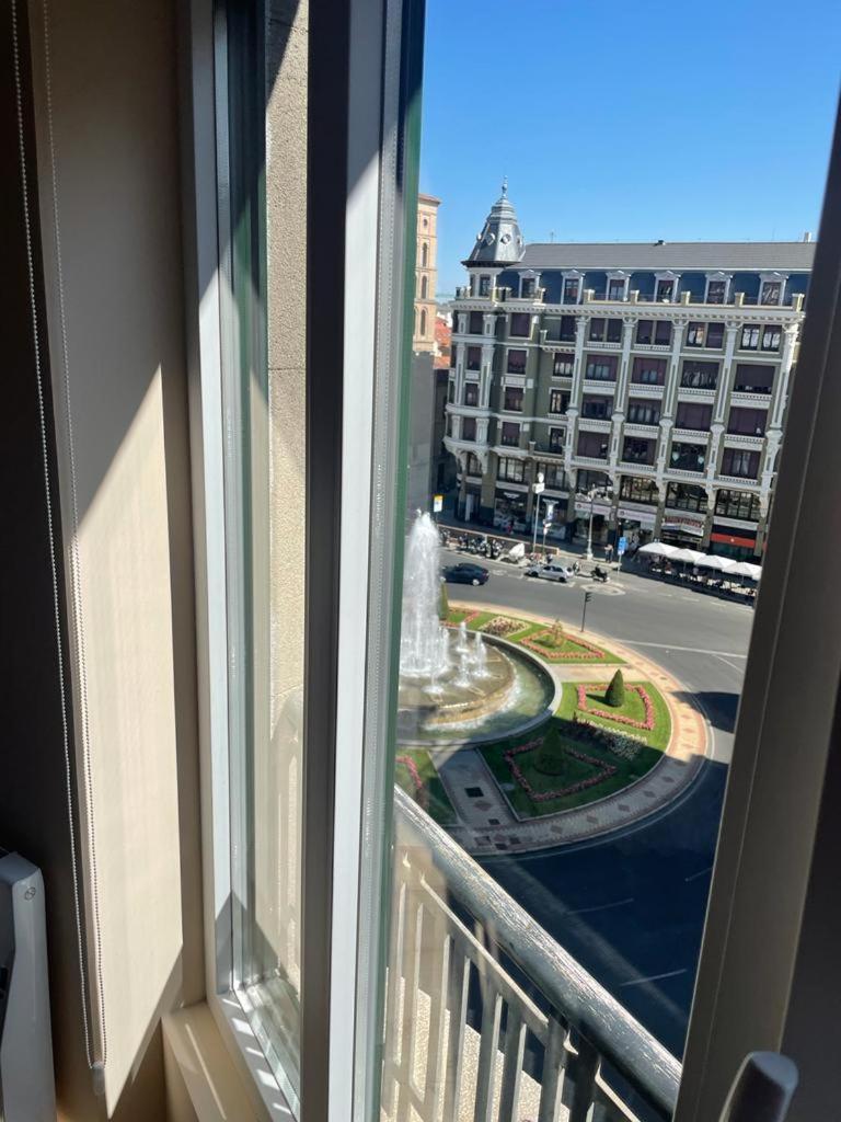 Apartamentos Gyc Vistas A Santo Domingo León Dış mekan fotoğraf