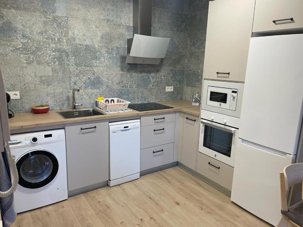 Apartamentos Gyc Vistas A Santo Domingo León Dış mekan fotoğraf